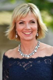 Ilka ESSMUELLER (Moderatorin), Einzelbild,angeschnittenes Einzelmotiv,Portraet,Portrait,Porträt. Roter Teppich,Red Carpet,Bayerischer Fernsehpreis 2018 am 18.05.2018.