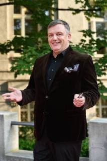 Hape KERKELING (Entertainer), Einzelbild,angeschnittenes Einzelmotiv,Halbfigur,halbe Figur. Roter Teppich,Red Carpet,Bayerischer Fernsehpreis 2018 am 18.05.2018.
