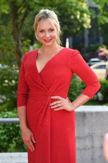 Esther KUHN (Schauspielerin und Model), Einzelbild,angeschnittenes Einzelmotiv,Halbfigur,halbe Figur. Roter Teppich,Red Carpet,Bayerischer Fernsehpreis 2018 am 18.05.2018.