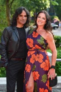 Christine NEUBAUER (Schauspielerin), mit fReund Jose CAMPOS. Roter Teppich,Red Carpet,Bayerischer Fernsehpreis 2018 am 18.05.2018.