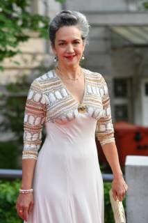 Irina WANKA (Schauspielerin), Einzelbild,angeschnittenes Einzelmotiv,Halbfigur,halbe Figur. Roter Teppich,Red Carpet,Bayerischer Fernsehpreis 2018 am 18.05.2018.