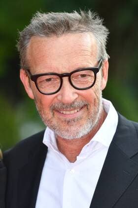 Michael ROLL (Schauspieler) Einzelbild,angeschnittenes Einzelmotiv,Portraet,Portrait,Porträt. Roter Teppich,Red Carpet,Bayerischer Fernsehpreis 2018 am 18.05.2018.