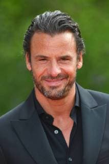 Stephan LUCA (Schauspieler) Einzelbild,angeschnittenes Einzelmotiv,Portraet,Portrait,Porträt. Roter Teppich,Red Carpet,Bayerischer Fernsehpreis 2018 am 18.05.2018.