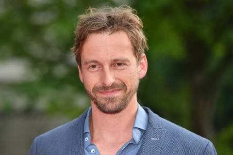 Ben (Benedikt) BLASKOVIC (Schauspieler) Einzelbild,angeschnittenes Einzelmotiv,Portraet,Portrait,Porträt. Roter Teppich,Red Carpet,Bayerischer Fernsehpreis 2018 am 18.05.2018.