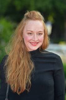 Brigitte HOBMEIER (Schauspielerin), Einzelbild,angeschnittenes Einzelmotiv,Portraet,Portrait,Porträt. Roter Teppich,Red Carpet,Bayerischer Fernsehpreis 2018 am 18.05.2018.