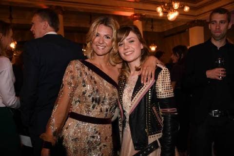 Ella Endlich und Marie Wegener (DSDS) Siegerin Bayerische Fernsehpreis Party Preis, Ehrung, Auszeichnung Prinzregententheater München München 18. Mai 2018