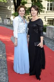 Janina Hartwig mit Tochter Amelie bei der Verleihung des 30. Bayerischen Fernsehpreises 2018 im Prinzregententheater. München, 18.05.2018