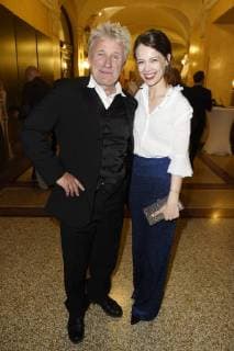 Jörg Schüttauf und Paula Beer bei der Verleihung des 30. Bayerischen Fernsehpreises 2018 im Prinzregententheater. München, 18.05.2018