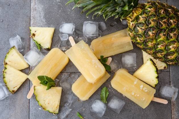 Hausgemachtes Eis am Stiel mit frischer Ananas - Frozen pineapple popsicles *** Homemade popsicles with fresh pineapple. Frozen pineapple popsicles  1079704926