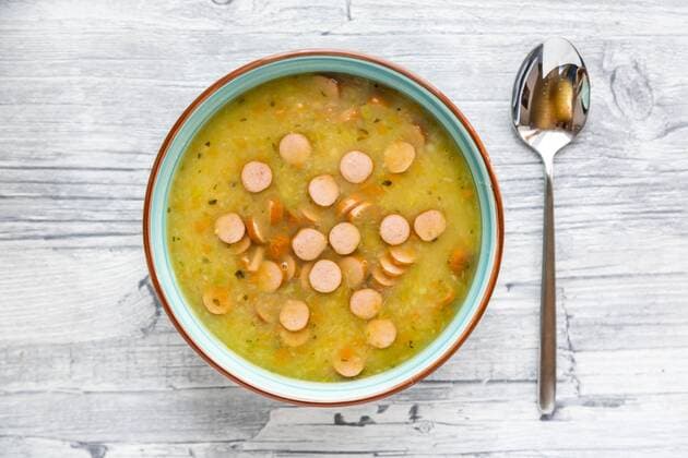 Potato soup with leek, carrot and wiener  SARF03662