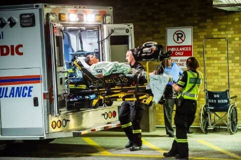 May 24, 2018 - Mississauga, CAN., 24 May 2018 - Victims of the bombing at Bombay Bhel arrive at Sunnybrook Trauma Centre. Fifteen people were rushed to hospital, 3 in critical condition, after a bomb exploded in a Mississauga, Canada, Indian Restaurant. The explosion happened around 10:30 PM in the Toronto suburb, west of the city. Police are searching for two suspects. - ZUMAb167 20180524_zap_b167_002 Copyright: xVictorxBirox