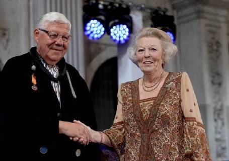 30-05-2018 Amsterdam Princess Beatrix during the award ceremony of the silver carnation ( zilveren anjers) of the Prince Bernard culturefoundation at the royal palace in Amsterdam. The silver carnation is annually awarded to individuals who voluntarily worked for culture and nature conservation.  Copyright: xPPEx