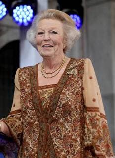 30-05-2018 Amsterdam Princess Beatrix during the award ceremony of the silver carnation ( zilveren anjers) of the Prince Bernard culturefoundation at the royal palace in Amsterdam. The silver carnation is annually awarded to individuals who voluntarily worked for culture and nature conservation.  Copyright: xPPEx