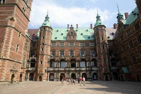 31-05-2018 National History Museum at Frederiksborg Castle in Hillerod, Denmark. On the occasion of Crown Prince, the museum organizes an exhibition in the Knights Hall. The exhibition tells about the Crown Prince s existence and duties. This is evidenced by seeing how the role of prince and follower has been in history earlier. At the exhibition you can follow the life of the Crown Prince with topics such as baby baptism, military service, weddings, personal interests, expeditions and more. The exhibition is being built with large tableauer, where you will be able to relive the Crown Prince couple s engagement and weddings .  Copyright: xxPPE Hildebrandtx