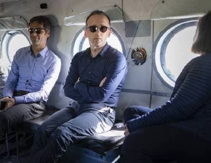 Bundesaussenminister Heiko Maas, SPD, sitzt in einem Hubschrauber auf der Reise nach Mariupol, 01.06.2018. Mariupol Ukraine *** Federal Foreign Minister Heiko Maas SPD is sitting in a helicopter on the trip to Mariupol 01 06 2018 Mariupol Ukraine Copyright: xXanderxHeinlx