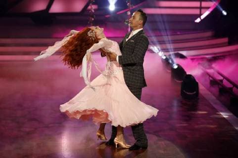 Barbara Meier und Sergiu Luca im Halbfinale der 11. Staffel der RTL-Tanzshow Let s Dance im MMC Coloneum. Köln, 01.06.2018 *** Barbara Meier and Sergiu Luca in the semifinals of the 11th season of the RTL Dance Show Let s Dance at the MMC Coloneum Cologne 01 06 2018 Foto:xC.xHardtx xFuturexImage