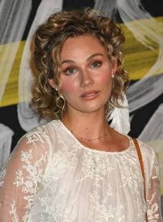 June 6, 2018 - Nashville, TN, U.S. - 06 June 2018 - Nashville, Tennessee - Clare Bowen. 2018 CMT Music Awards held at Bridgestone Arena. Photo Credit: Laura Farr AdMedia Nashville U.S. - ZUMAa123 20180606_zaa_a123_430 Copyright: xLauraxFarrAdmediax