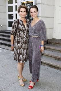 Leonie Landa mit Mutter Stefanie Landa beim Studio Hamburg Nachwuchspreis 2018 im Thalia Theater. Hamburg, 06.06.2018