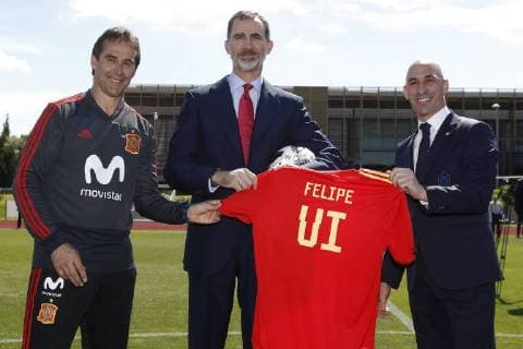 June 7 2018 Madrid Spain King Felipe VI of Spain meets with Spain Football at the City of Soccer in Las Rozas as they prepare for the World Cup in Russia King Felipe VI visits the National Team in Las Rozas before leaving for the World Cup in Russia Julen Lopetegui coach of Spain Javier Rubiales President of the Football Federation