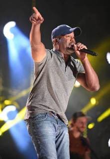 June 7, 2018 - Nashville, Tennessee, U.S. - 07 June 2018 - Nashville, Tennessee - Darius Rucker. 2018 CMA Music Fest Nightly Concert held at Nissan Stadium. Photo Credit: AdMedia Nashville U.S. - ZUMAa123 20180607_zaa_a123_425 Copyright: xLauraxFarrx