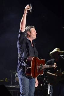 June 8, 2018 - Nashville, Tennessee, U.S. - 08 June 2018 - Nashville, Tennessee - Blake Shelton. 2018 CMA Fest Nightly Concert held at Nissan Stadium. Photo Credit: AdMedia Nashville U.S. - ZUMAa123 20180608_zaa_a123_523 Copyright: xLauraxFarrx