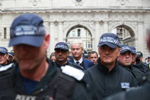 June 9, 2018 - London, Greater London, UK - London, UK. GEERT WILDERS. Thousands of supporters of EDL founder Tommy Robinson ( real name Stephen Yaxley-Lennon ) demonstrate in Westminster after Robinson was convicted of Contempt of Court . Robinson was already serving a suspended sentence for Contempt of Court over a similar incident , when he was convicted on Friday 25th May 2018 London UK  - ZUMAl94_ 20180609_zaf_l94_564 Copyright: xJoelxGoodmanx