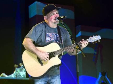 June 9, 2018 - Nashville, Tennessee, U.S. - 09 June 2018 - Nashville, Tennessee - Garth Brooks. 2018 CMA Fest Infinity Fan Fair X held at Music City Center. Photo Credit: AdMedia Nashville U.S. - ZUMAa123 20180609_zaa_a123_049 Copyright: xLauraxFarrx