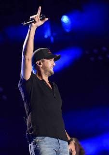 June 10, 2018 - Nashville, Tennessee, U.S. - 10 June 2018 - Nashville, Tennessee - Luke Bryan. 2018 CMA Music Fest Nightly Concert held at Nissan Stadium. Photo Credit: AdMedia Nashville U.S. - ZUMAa123 20180610_zaa_a123_276 Copyright: xLauraxFarrx