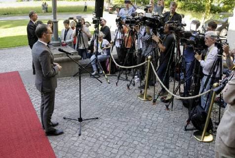 Treffen der Aussenminister des Normandie-Formates Deutschland-Frankreich-Russland-Ukraine in Berlin. Bundesaussenminister Heiko Maas, SPD, bei einem Pressestatement. 11.06.2018 Berlin Deutschland *** Meeting of the Foreign Ministers of the Normandy Format Germany France Russia Ukraine in Berlin Federal Foreign Minister Heiko Maas SPD at a press statement 11 06 2018 Berlin Germany Copyright: xThomasxImo photothek.netx