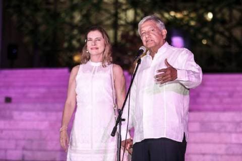 June 12, 2018 - EUM20180612POL06.JPG.MERIDA, Yuc.- Election Elecciones-2018.- El candidato de la coalicion Juntos Haremos Historia, Andres Manuel Lopez Obrador, acompanado de su esposa Beatriz Gutierrez Müller, a su llegada al Gran Museo del Mundo Maya, donde se llevara el tercer y ultimo debate presidencial, este martes 12 de junio de 2018. Foto: Agencia EL UNIVERSAL German Espinosa RCC.  - ZUMAu78_ 20180612_zaf_u78_603 Copyright: xGermanxEluniversalx