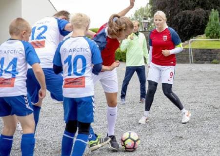 18-06-2018 Norway Prince Haakon and Princess Mette Marit and Princess Ingrid Alexandra and Prince Sverre Magnus during the friendship football match between Team Skaugum and Nordstrand Allsport at Skaugum Stadium.  Copyright: xPPEx