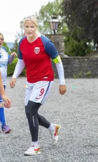 18-06-2018 Norway Prince Haakon and Princess Mette Marit and Princess Ingrid Alexandra and Prince Sverre Magnus during the friendship football match between Team Skaugum and Nordstrand Allsport at Skaugum Stadium.  Copyright: xPPEx