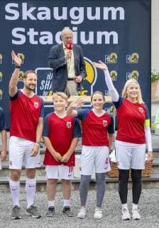 18-06-2018 Norway Prince Haakon and Princess Mette Marit and Princess Ingrid Alexandra and Prince Sverre Magnus during the friendship football match between Team Skaugum and Nordstrand Allsport at Skaugum Stadium.  Copyright: xPPEx