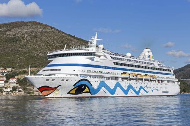 Kreuzfahrtschiff AIDAaura, Küste bei Dubrovnik, Kroatien, Europa Copyright: imageBROKER/SiegfriedxKuttig iblshg04682737.jpg