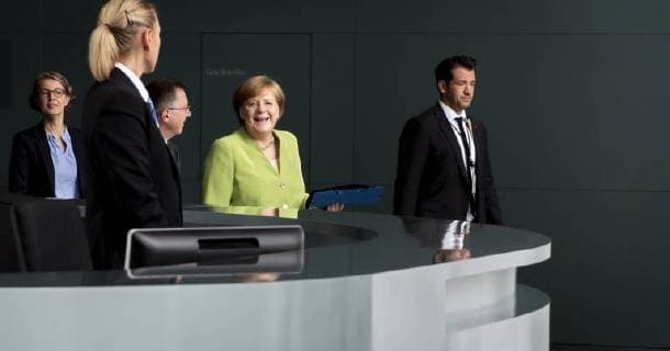News Bilder des Tages Bundeskanzlerin Angela Merkel, CDU, im Rahmen einer Preisverleihung an die Sieger des Wettbewerbes startsozial 2017 2018 im Bundeskanzleramt in Berlin. 20.06.2018. Berlin Deutschland Copyright: xFelixxZahnx