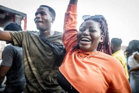 Afrikafest bei Universal Music Das Label Afroforce1 Records - feiert New Beats of Africa. Junge Musiker noch relativ unbekannt in Deutschland, zeigen auf der Hausparty von Universal Music ihr Können. Beats und Dance liegt allen im Blut.