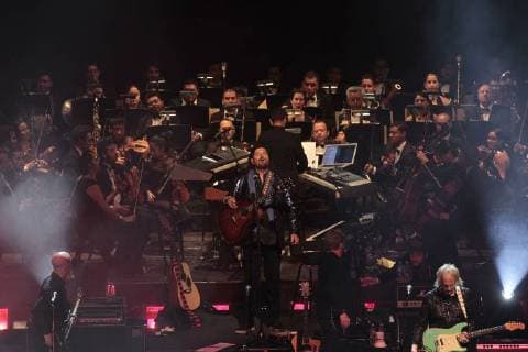 Entertainment Bilder des Tages British musician and composer Alan Parsons (C) performs on stage during his tour Alan Parsons Symphonic Project at the National Auditorium in Mexico City, Mexico, 20 June 2018. Concert of the British musician Alan Parsons in Mexico City !ACHTUNG: NUR REDAKTIONELLE NUTZUNG!  Copyright: xMARIOxGUZMANx MEX12 20180621-636651574516493660