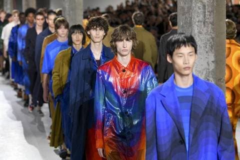 (180621) -- PARIS, June 21, 2018 -- Models present creations of Dries Van Noten during the men s fashion week for 2019 Spring Summer Men s Collection in Paris, France, on June 21, 2018. ) FRANCE-PARIS-MEN S FASHION WEEK-DRIES VAN NOTEN PieroxBiasion 
