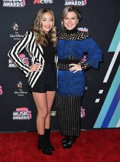 June 22, 2018 - Hollywood, CA, U.S. - 22 June 2018 - Hollywood, California - Brynn Cartelli, Kelly Clarkson . 2018 Radio Disney Music Awards held at Loews Hotel. Photo Credit: AdMedia Hollywood U.S. - ZUMAa123 20180622_zaa_a123_057 Copyright: xBirdiexThompsonx