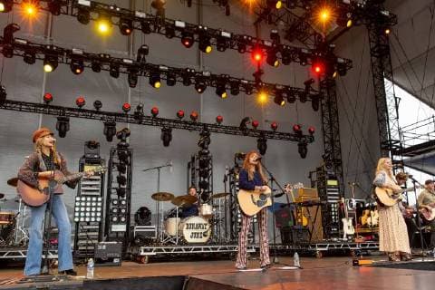 June 22, 2018 - Chicago, Illinois, U.S - HANNAH MULHOLLAND, NAOMI COOKE and JENNIFER WAYNE of Runaway June during Country LakeShake Music Festival at Huntington Bank Pavilion at Northerly Island in Chicago, Illinois Chicago U.S. - ZUMAs135 20180622_zap_s135_533 Copyright: xDanielxDeSloverx