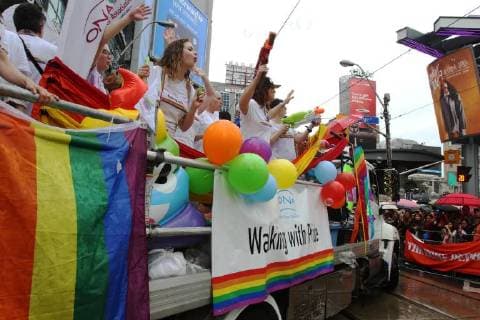 Kanada: Toronto Pride Parade Participants parade during the Toronto Gay Pride 2018, in Toronto, Canada, 24 June 2018. The city celebrated the 38th edition of the annual event celebrating diversity and unity with the attendance of thousands of people. EPA Osvaldo Ponce Toronto Gay Pride 2018 !ACHTUNG: NUR REDAKTIONELLE NUTZUNG!  Copyright: xOsvaldoxPoncex TOR10 20180625-636654855320639351