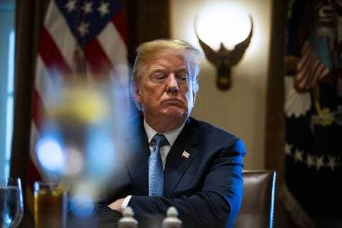 News Bilder des Tages U.S. President Donald Trump listens during a lunch meeting with Republican lawmakers in the Cabinet Room at the White House in Washington, D.C. on Tuesday, June 26, 2018. From left: Representative Robert Aderholt, a Republican from Alabama, Senator Richard Shelby, a Republican from Alabama, Trump, Representative Rodney Frelinghuysen, a Republican from New Jersey, and Senator Lisa Murkowski, a Republican from Alaska.  WAX20180626154 AlxDrago