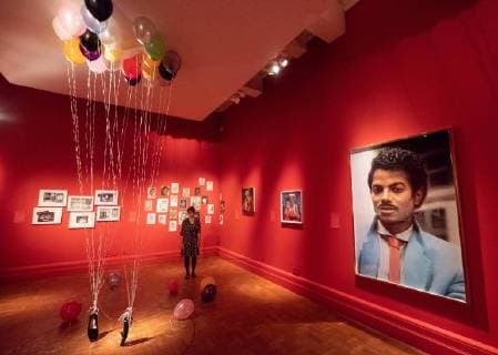 Entertainment Bilder des Tages June 27, 2018 - London, London, UK - London, UK. Selection of artwork shown as part of the Michael Jackson: On the Wall exhibition at the National Portrait Gallery. London UK  - ZUMAl94_ 20180627_zaf_l94_567 Copyright: xRayxTangx