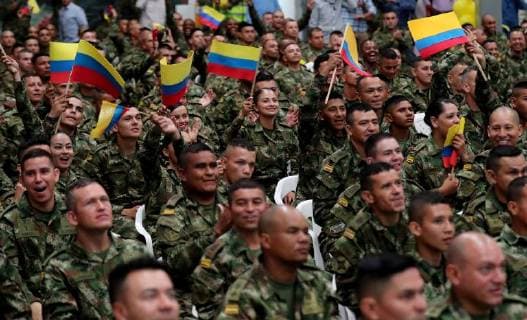 Members of the Colombian Army watch a live broadcast of the FIFA World Cup Russia 2018 groups phase match between Senegal and Colombia, at the Military Base of Tolemaida in the Tolima department, Colombia, 28 June 2018. Colombian President Juan Manuel Santos watches the match between Colombia and Senegal with military men !ACHTUNG: NUR REDAKTIONELLE NUTZUNG!  Copyright: xLeonardoxMunozx TOL07 20180628-636658122215185877