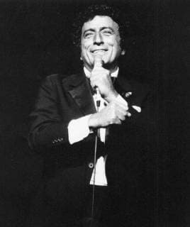 Tony Bennett performing at Radio City Music Hall in New York City in May 1986. © Gary Gershoff MediaPunch. Copyright: xGaryxGershoffx xxMediaPunchx