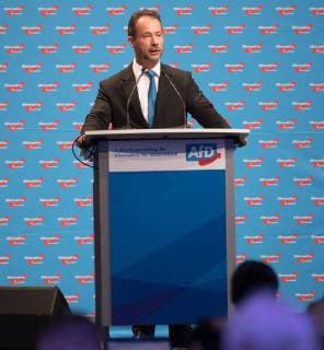 30.06.2018, xomx, Politik, AFD Parteitag in Augsburg, emwir empoli v.l. Dr. Jan Bollinger am Rednerpult. Portrait Portraet Politik, AFD Parteitag in Augsburg *** 30 06 2018 xomx Politics AFD Party Congress in Augsburg emwir empoli v l Dr Jan Bollinger at the lectern Portrait Portraet Politics AFD Party Congress in Augsburg
