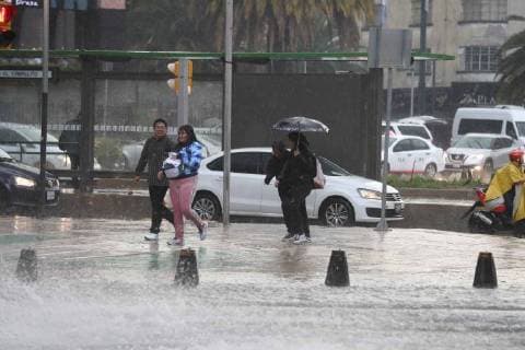 June 30, 2018 - EUM20180630NAC06.JPG.CIUDAD DE MEXICO, Rains Lluvias-CDMX.- Aspecto de la lluvia que se registro este sabado 30 de junio de 2018, en la zona centro de la Ciudad de Mexico. Autoridades capitalinas informaron que las precipitaciones fuertes se registraron en al menos dos delegaciones. Foto: Agencia EL UNIVERSAL Berenice Fregoso MAR.  - ZUMAu78_ 20180630_zaf_u78_069 Copyright: xIrvinxOlivaresx