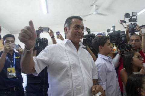 The independent candidate Jaime Rodriguez Calderon, known as El Bronco , votes accompanied by his family in the municipality of Garza Garcia, in Monterrey, Mexico, 01 July 2018. The 89 million Mexicans who are on the electoral roll will elect 3,400 public officials, including the president of the country, 128 senators, 500 deputies, eight governors and the head of government of Mexico City. General Elections Mexico 2018 !ACHTUNG: NUR REDAKTIONELLE NUTZUNG! Copyright: xSTRx CMX01 20180701-636660749748215453