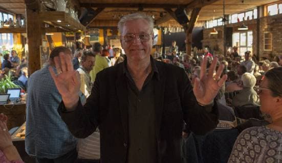 Saenger Gerd Christian , Der Saenger Gerd Christian (Gerd-Christian Biege) wird von den Besuchern beim Holger-Biege-Gedenkkonzert in Lieschow auf der Insel Ruegen gefeiert.Gerd Christian ist der Bruder des kuerzlich verstorbenen Saengers Holger Biege. - *** Saenger Gerd Christian jenskoehler The singer Gerd Christian Gerd Christian Biege is celebrated by the visitors at the Holger Biege Memorial Concert in Lieschow on the island of Ruegen Gerd Christian is the brother of the recently deceased singer Holger Biege