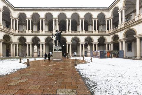 Courtyard of Honor of the Palace of Brera during snowfall, Milan, Lombardy, Northern Italy, Italy, Europe Copyright: FrancescoxBergamaschi 1269-91